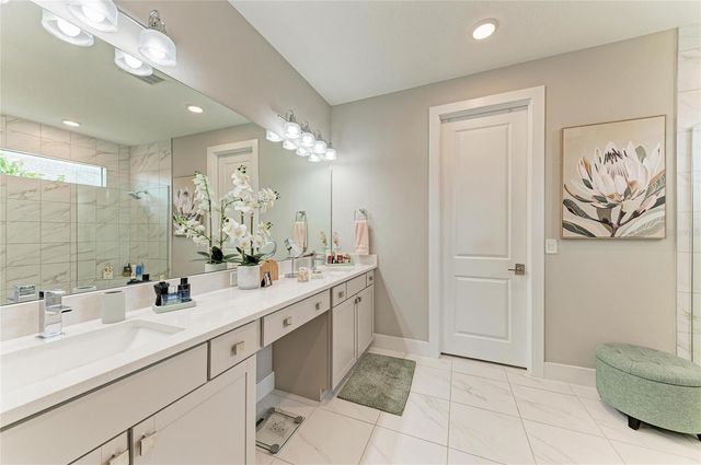 5209 BARNETT CIRCLE, Bradenton, FL 34211