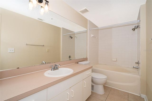 5518 METROWEST BOULEVARD 207, Orlando, FL 32811