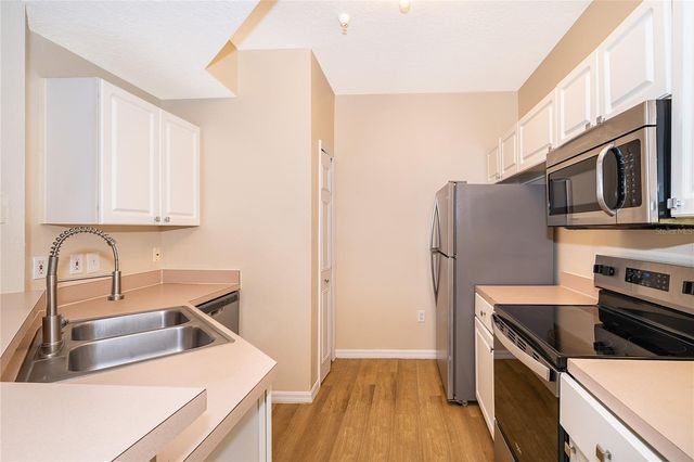 5518 METROWEST BOULEVARD 207, Orlando, FL 32811