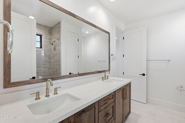 3326 S STUART Court, Gilbert, AZ 85297