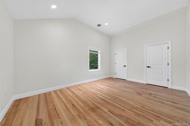 15 Grand Place, Huntington Station, NY 11746