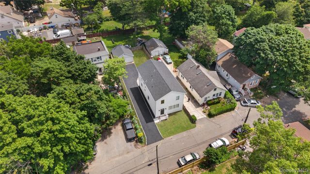 15 Grand Place, Huntington Station, NY 11746