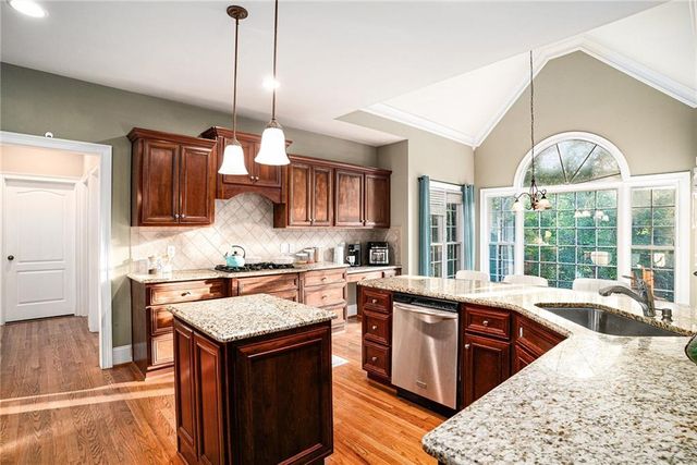 1523 Bent River Circle, Mcdonough, GA 30252