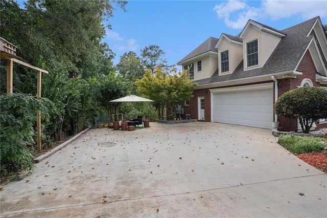 1523 Bent River Circle, Mcdonough, GA 30252