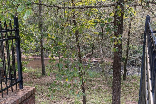 1523 Bent River Circle, Mcdonough, GA 30252