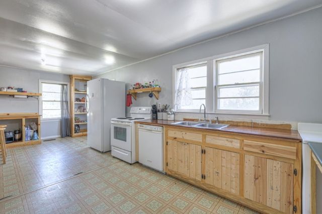 300 Broad St, Wartrace, TN 37183