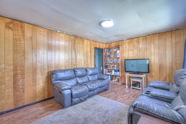 300 Broad St, Wartrace, TN 37183