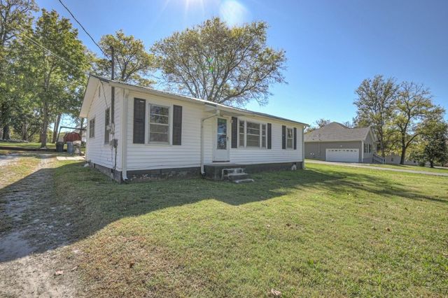 300 Broad St, Wartrace, TN 37183