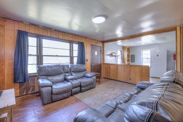 300 Broad St, Wartrace, TN 37183