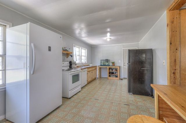 300 Broad St, Wartrace, TN 37183