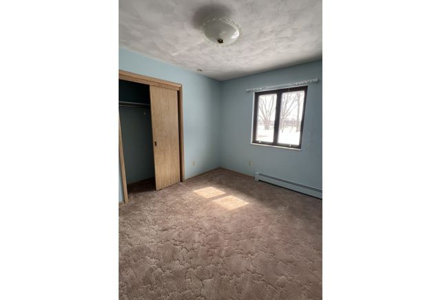 5303 E Oakwood Drive, Pleasant Hill, IA 50327