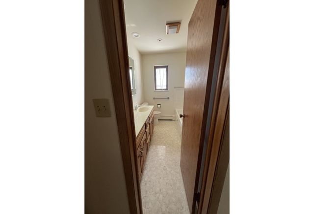 5303 E Oakwood Drive, Pleasant Hill, IA 50327