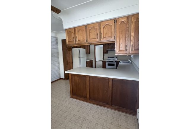 5303 E Oakwood Drive, Pleasant Hill, IA 50327