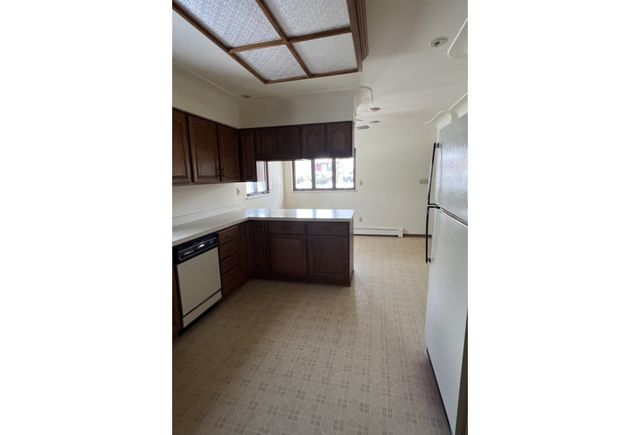 5303 E Oakwood Drive, Pleasant Hill, IA 50327