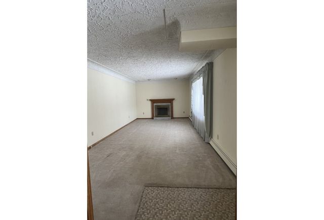 5303 E Oakwood Drive, Pleasant Hill, IA 50327