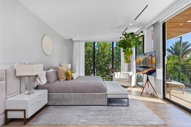 5701 N Bay Road, Miami Beach, FL 33140