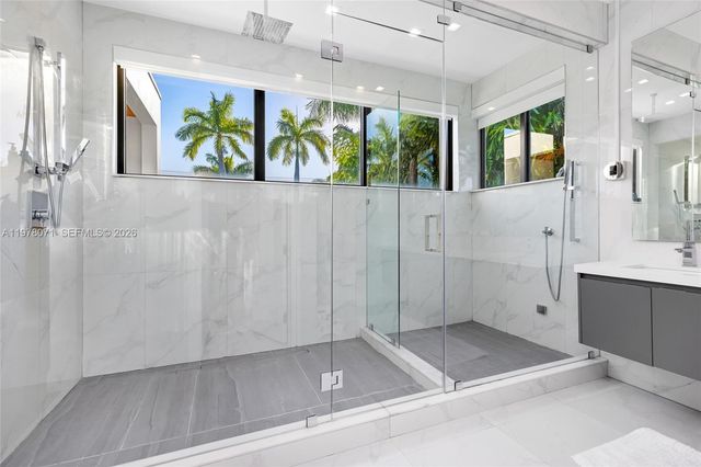 5701 N Bay Road, Miami Beach, FL 33140
