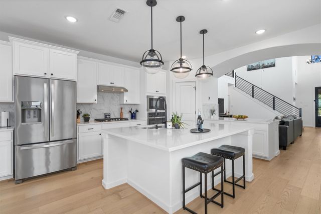 8025 Copper Prairie BND, Lago Vista, TX 78645