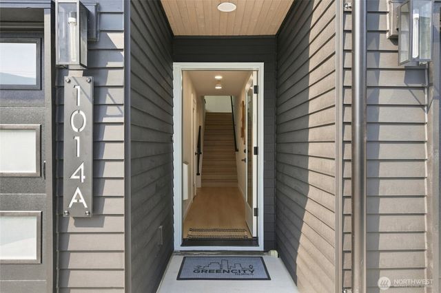 1014 B NE 70th Street, Seattle, WA 98115