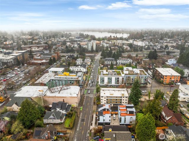 1014 B NE 70th Street, Seattle, WA 98115