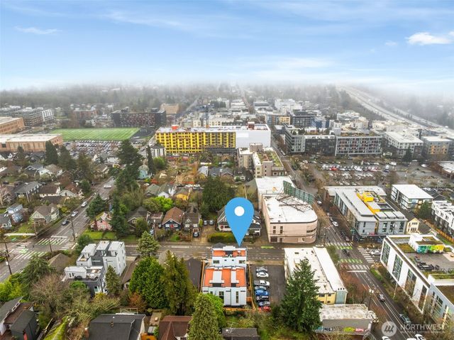 1014 B NE 70th Street, Seattle, WA 98115