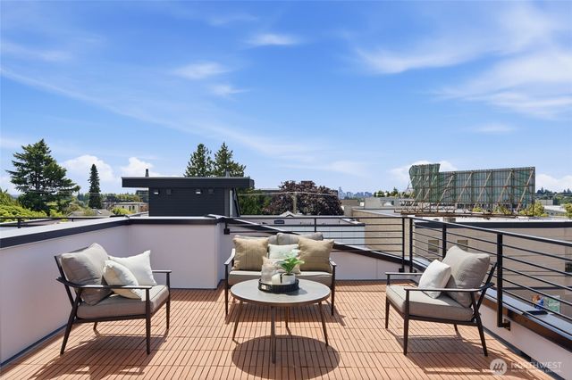1014 B NE 70th Street, Seattle, WA 98115