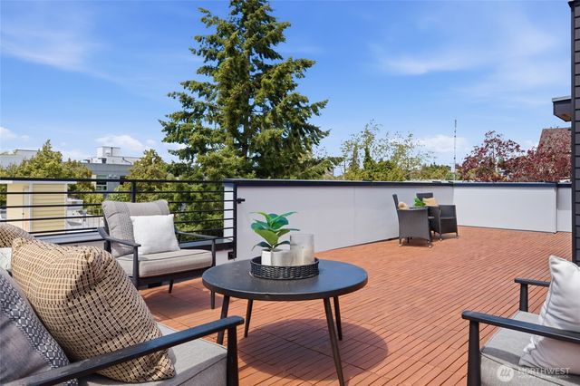 1014 B NE 70th Street, Seattle, WA 98115