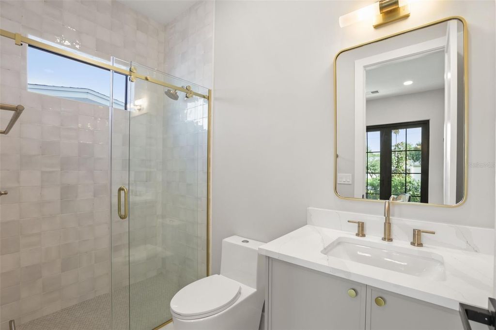 Image 11 of property listing at 1326 W NEW HAMPSHIRE STREET, Orlando, FL 32804