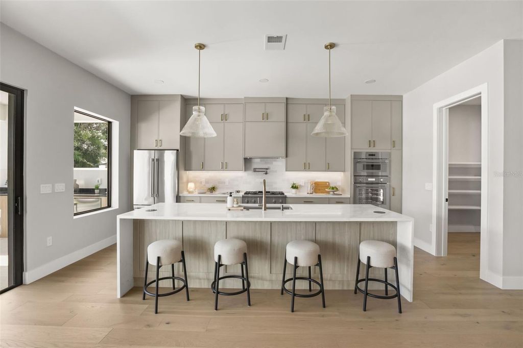 Image 18 of property listing at 1326 W NEW HAMPSHIRE STREET, Orlando, FL 32804