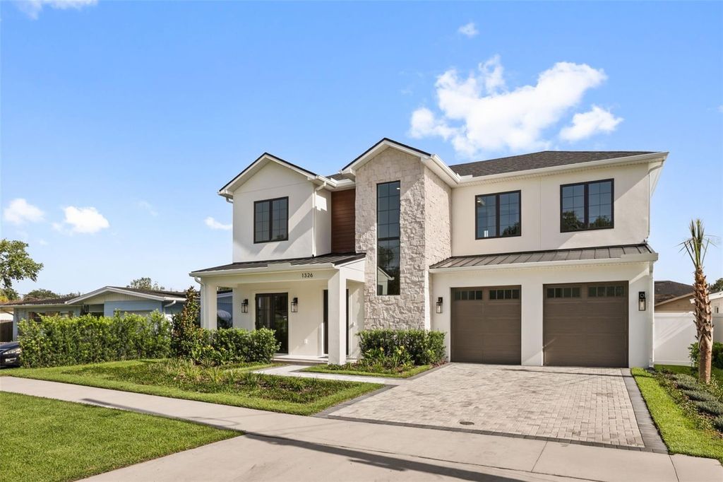 Image 3 of property listing at 1326 W NEW HAMPSHIRE STREET, Orlando, FL 32804