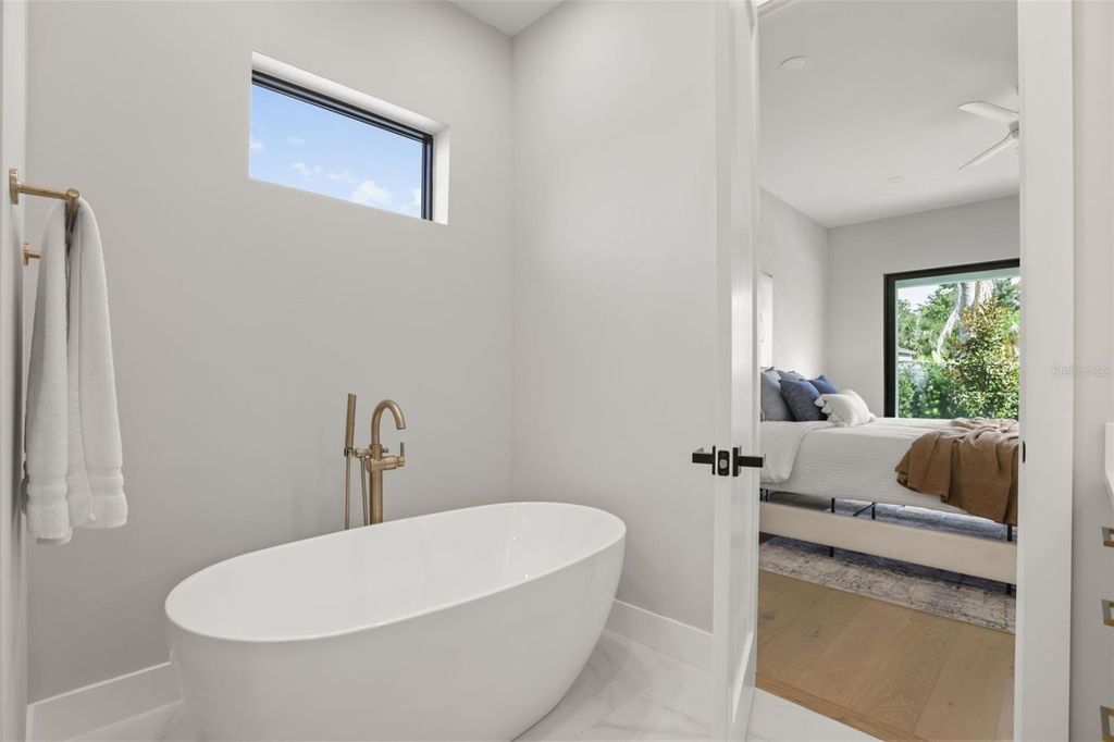 Image 30 of property listing at 1326 W NEW HAMPSHIRE STREET, Orlando, FL 32804