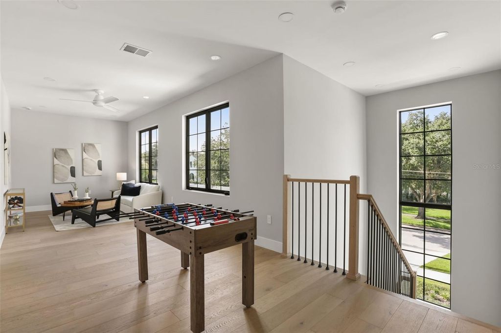 Image 34 of property listing at 1326 W NEW HAMPSHIRE STREET, Orlando, FL 32804