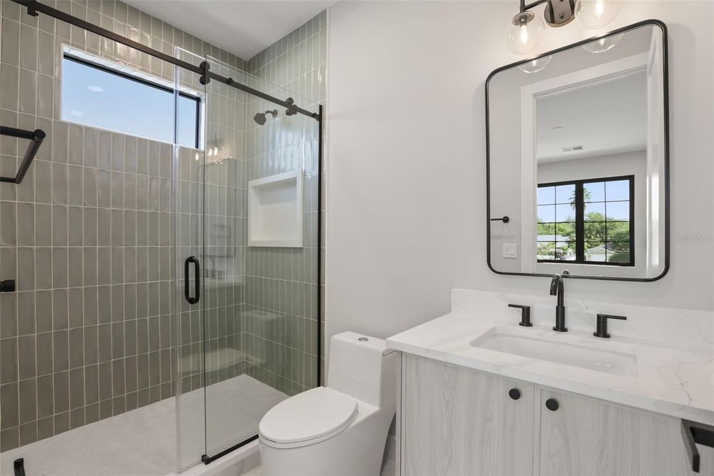 Image 37 of property listing at 1326 W NEW HAMPSHIRE STREET, Orlando, FL 32804