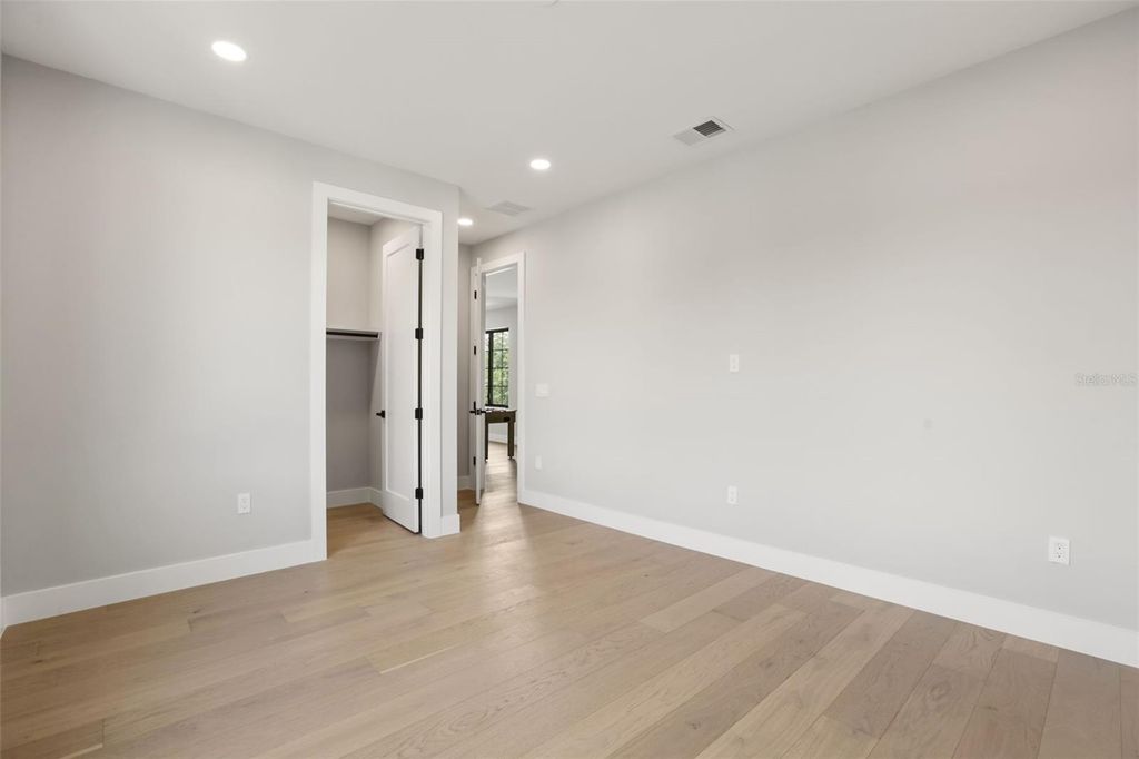 Image 39 of property listing at 1326 W NEW HAMPSHIRE STREET, Orlando, FL 32804