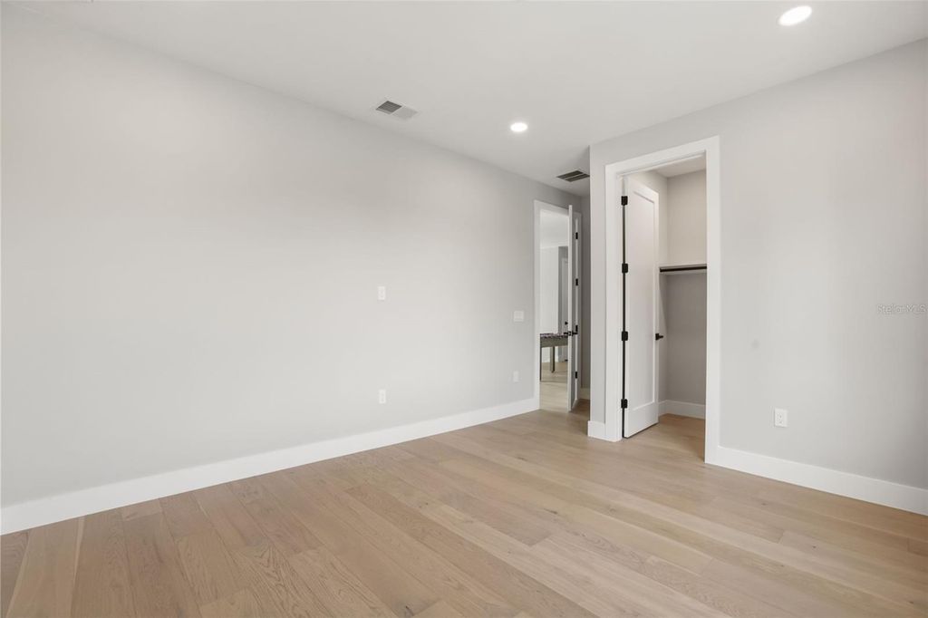 Image 44 of property listing at 1326 W NEW HAMPSHIRE STREET, Orlando, FL 32804