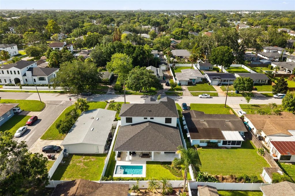 Image 52 of property listing at 1326 W NEW HAMPSHIRE STREET, Orlando, FL 32804
