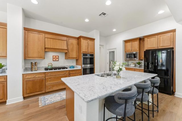 2800 Ingleton Ln, Sacramento, CA 95835