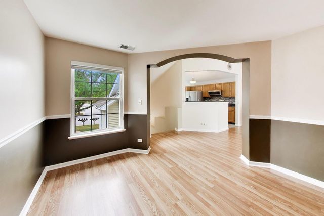 939 Charlela Lane 939, Elk Grove Village, IL 60007
