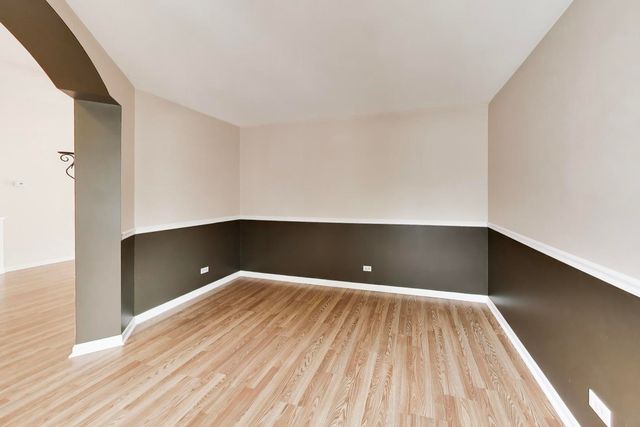 939 Charlela Lane 939, Elk Grove Village, IL 60007