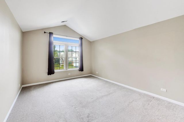 939 Charlela Lane 939, Elk Grove Village, IL 60007