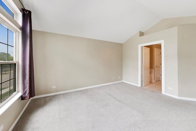 939 Charlela Lane 939, Elk Grove Village, IL 60007