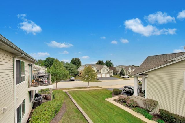 939 Charlela Lane 939, Elk Grove Village, IL 60007