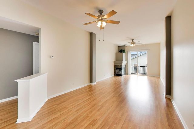939 Charlela Lane 939, Elk Grove Village, IL 60007