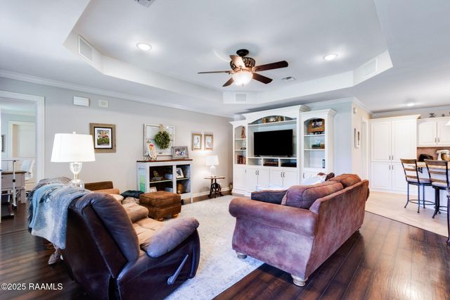 709 W Pine Street, Erath, LA 70533