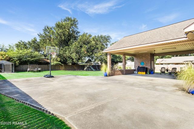 709 W Pine Street, Erath, LA 70533