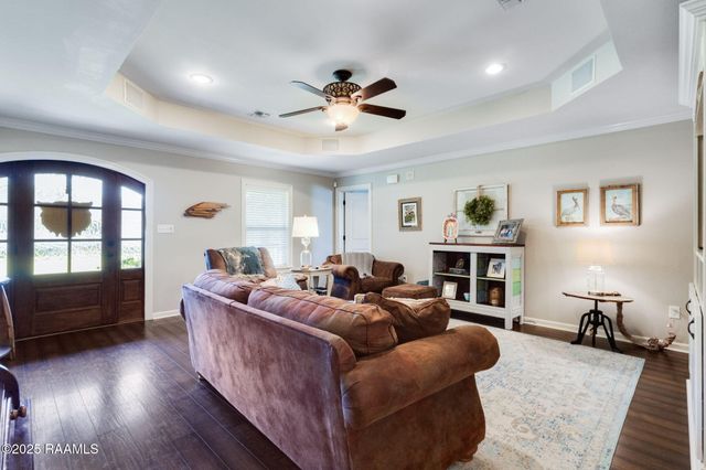 709 W Pine Street, Erath, LA 70533