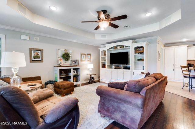 709 W Pine Street, Erath, LA 70533