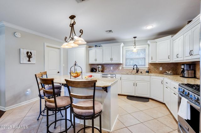 709 W Pine Street, Erath, LA 70533