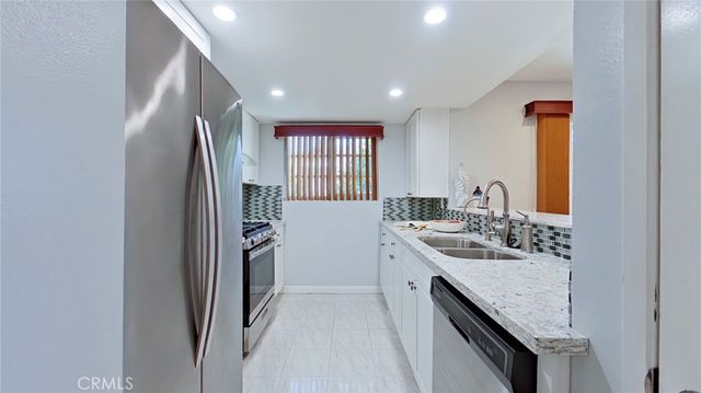 522 W Stocker 6, Glendale, CA 91202