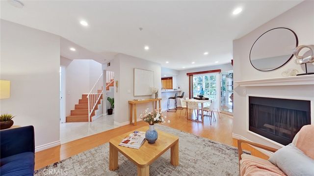 522 W Stocker 6, Glendale, CA 91202